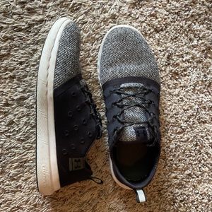 Under Armour Charged Tennis Shod